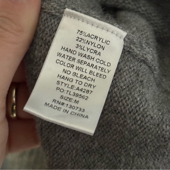 Umgee USA Sweater Womenβs Medium Gray Ruffle Bell Sleeve Cozy Knit - Picture 7 of 7